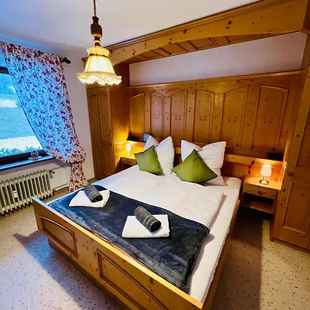 Apartment Alpenblick, Garagenplatz & Zwei Balkone Hoechenschwand