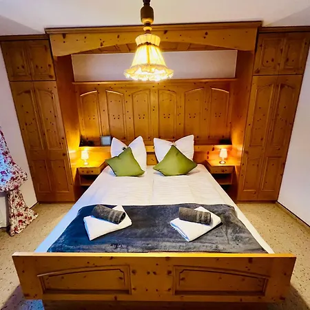 Alpenblick, Garagenplatz & Zwei Balkone Höchenschwand