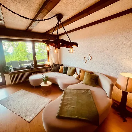 Alpenblick, Garagenplatz & Zwei Balkone Apartman