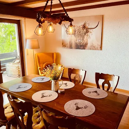 Alpenblick, Garagenplatz & Zwei Balkone Apartman