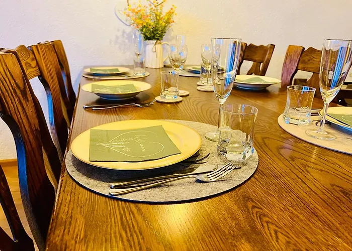 Alpenblick, Garagenplatz & Zwei Balkone 霍兴斯旺德